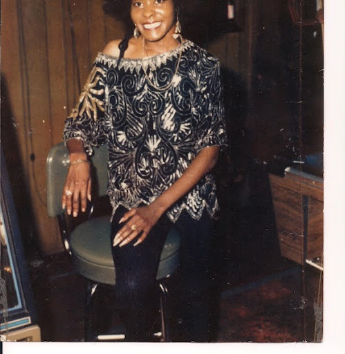 Denise Lowe Photo 29