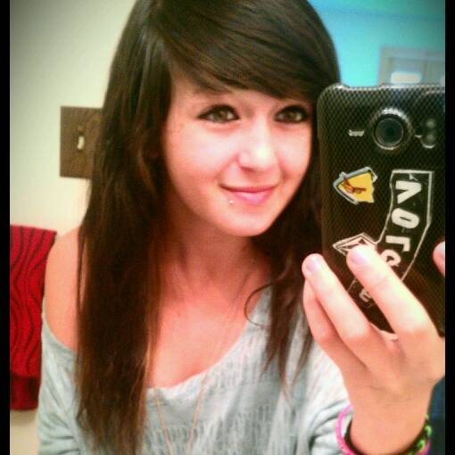Hannah Delong Photo 21