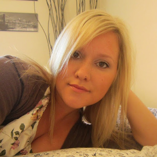 Deanna Simpson Photo 26