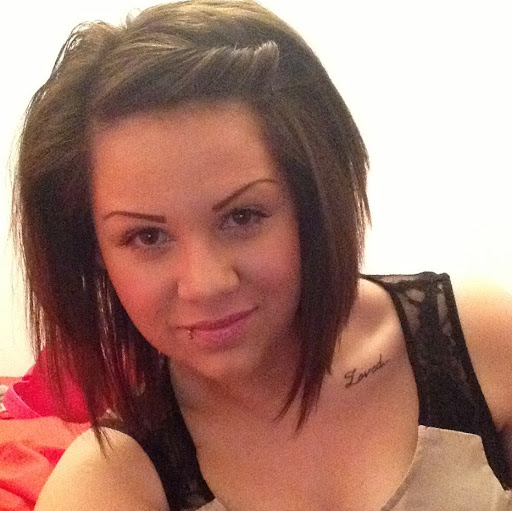 Melanie Little Photo 16