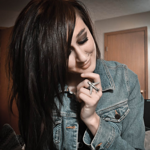 Sarah Ash Photo 36