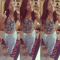 Essence Robinson Photo 24