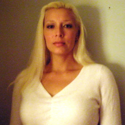 Amy Atchison Photo 19