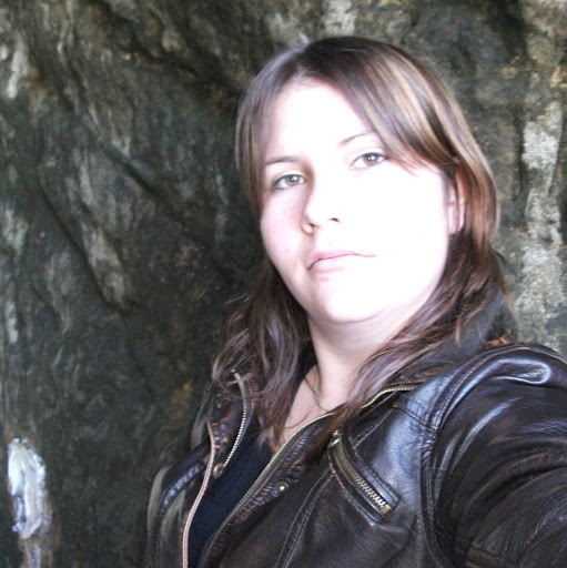 Anne Robin Photo 29