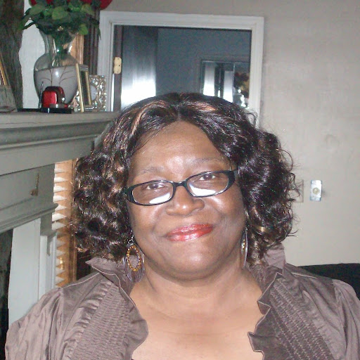 Carolyn Hughes Photo 32