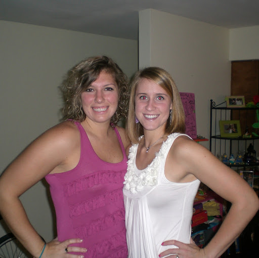 Katie Sanders Photo 42