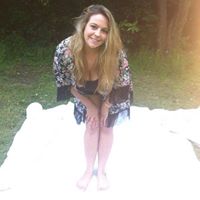 Laura Delaney Photo 22