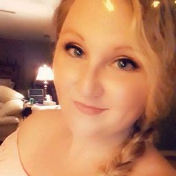 Erica Jones Photo 18