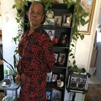 Sandra Lawrence Photo 14