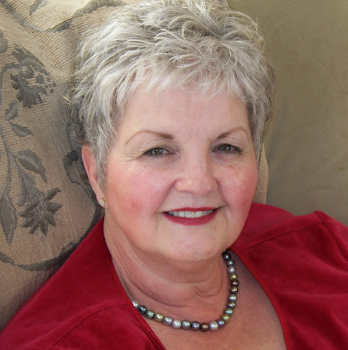 Suzanne Garrett Photo 13