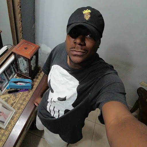 Victor Luna Photo 32