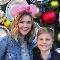 Stephanie Irwin Photo 27
