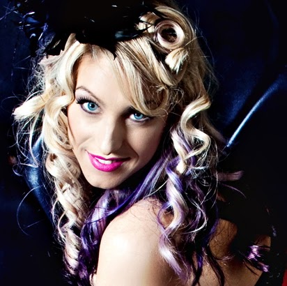 Nikki Marvin Photo 17