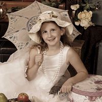 Allison Holden Photo 6