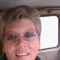 Linda Avery Photo 27