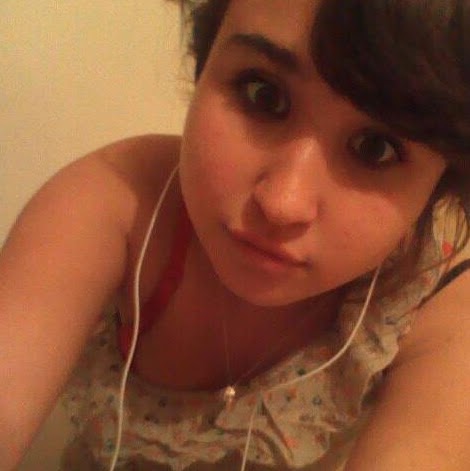 Julie Carrillo Photo 37