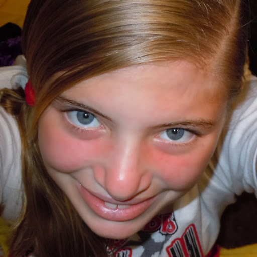 Amber Holley Photo 9