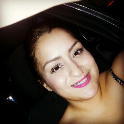 Julie Saldivar Photo 15