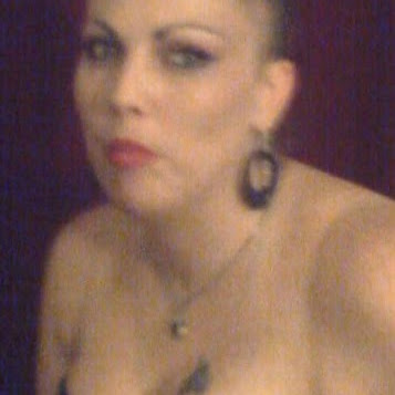Sarah Banks Photo 10