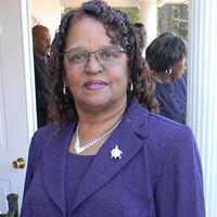Yvette Lee Photo 23