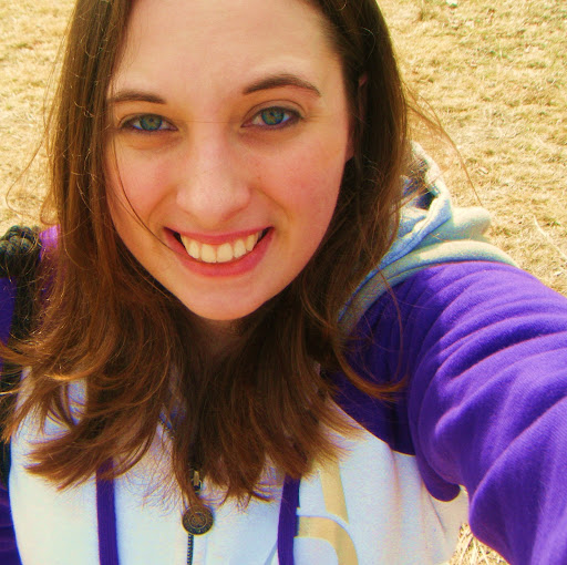 Julia Adams Photo 33