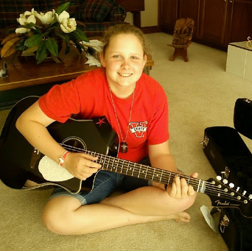 Danielle Mathis Photo 26