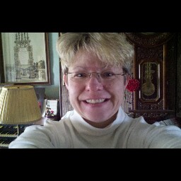 Julie Ashmore Photo 2