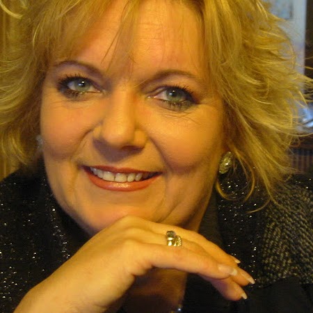 Angela Mcfarlane Photo 11