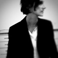 Sasha Robertson Photo 17