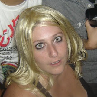 Laura Daly Photo 20