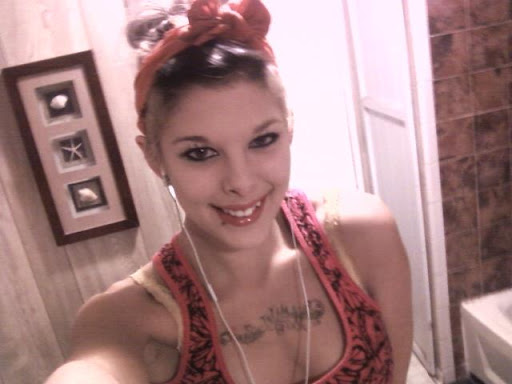 Kristina Saunders Photo 21