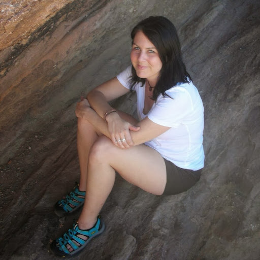 Laura Dickey Photo 9
