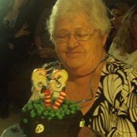 Gloria Lynch Photo 19