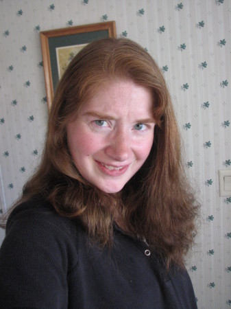 Elizabeth Holland Photo 15