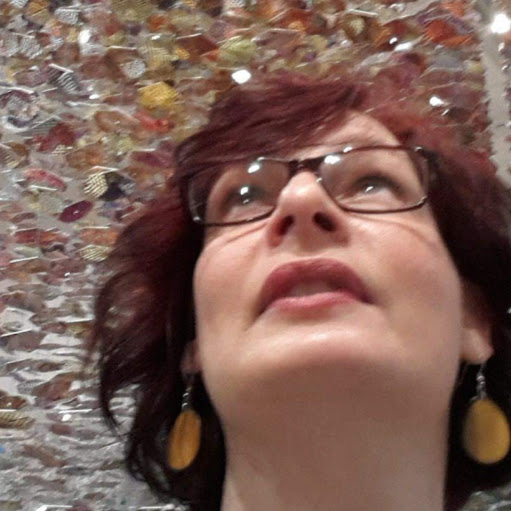 Jennifer Atchison Photo 7
