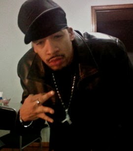 Isaac Howell Photo 21