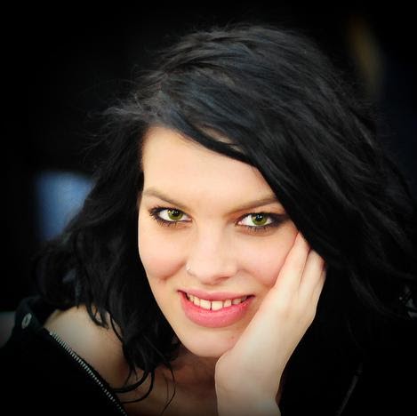Maria Simpson Photo 8