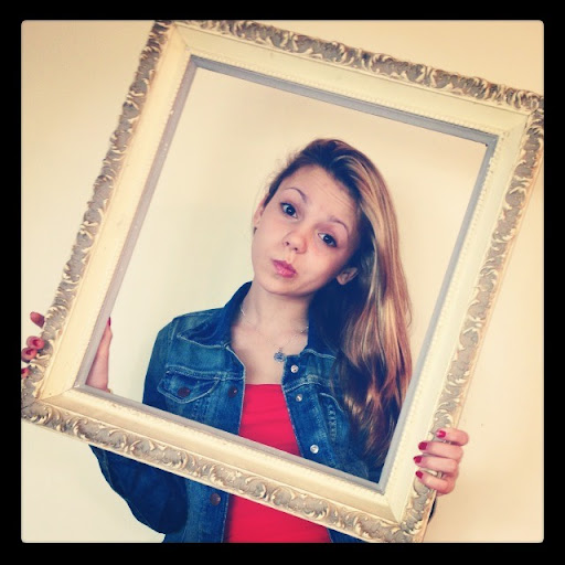 Julia Hackett Photo 14