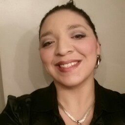Lori Aguilar Photo 8