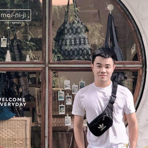 Viet Nguyen Photo 18