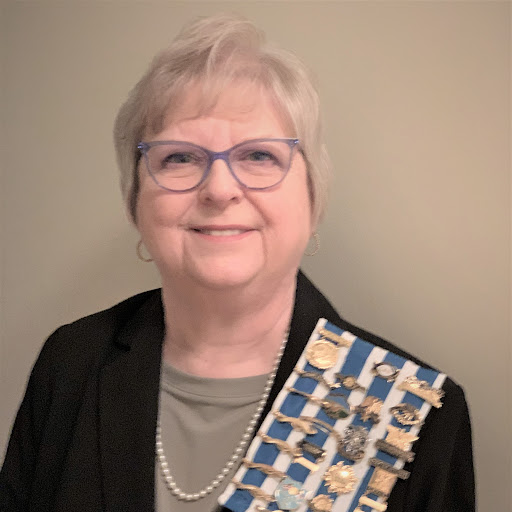 Linda Jennings Photo 34