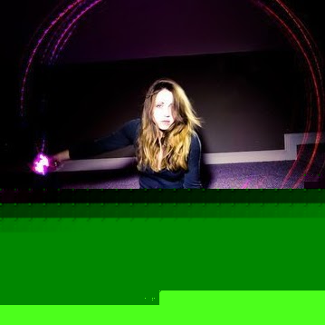 Sarah Thacker Photo 43