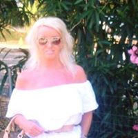 Helen Hunter Photo 21