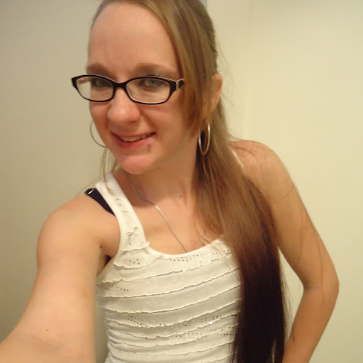Michelle Riddle Photo 13