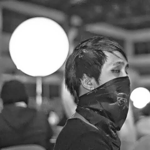 Ronnie Low Photo 20
