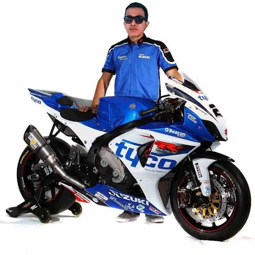 Jay Fernandez Photo 36