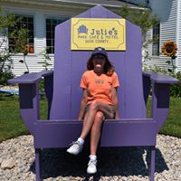 Julie Weekes Photo 5