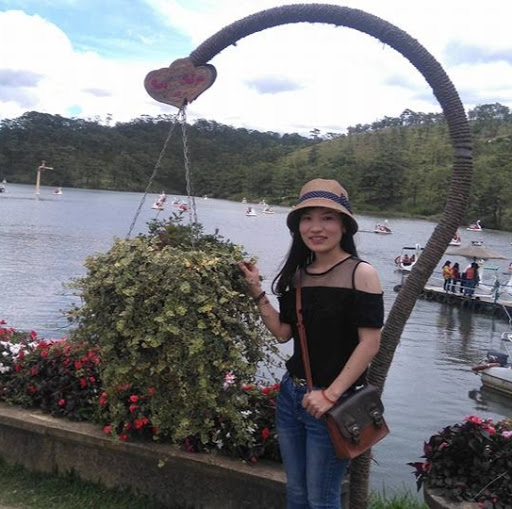 Chau Hoang Photo 39