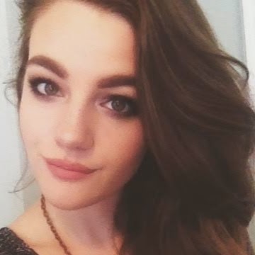 Amelia Brown Photo 38