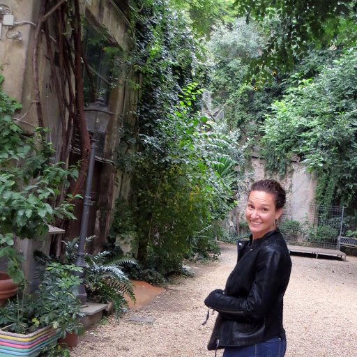 Elizabeth Edelson Photo 6